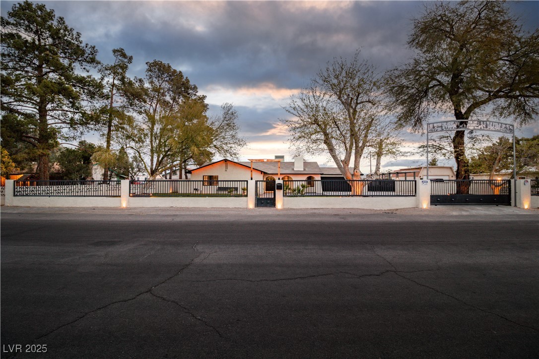 5700 North Torrey Pines Drive