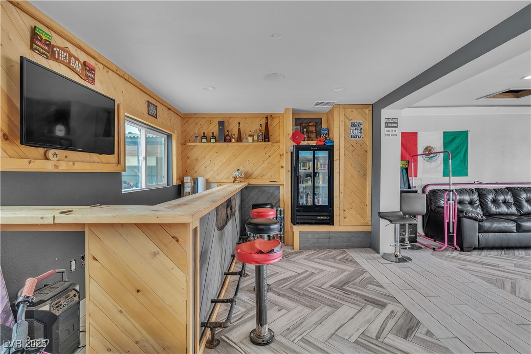 5700 North Torrey Pines Drive