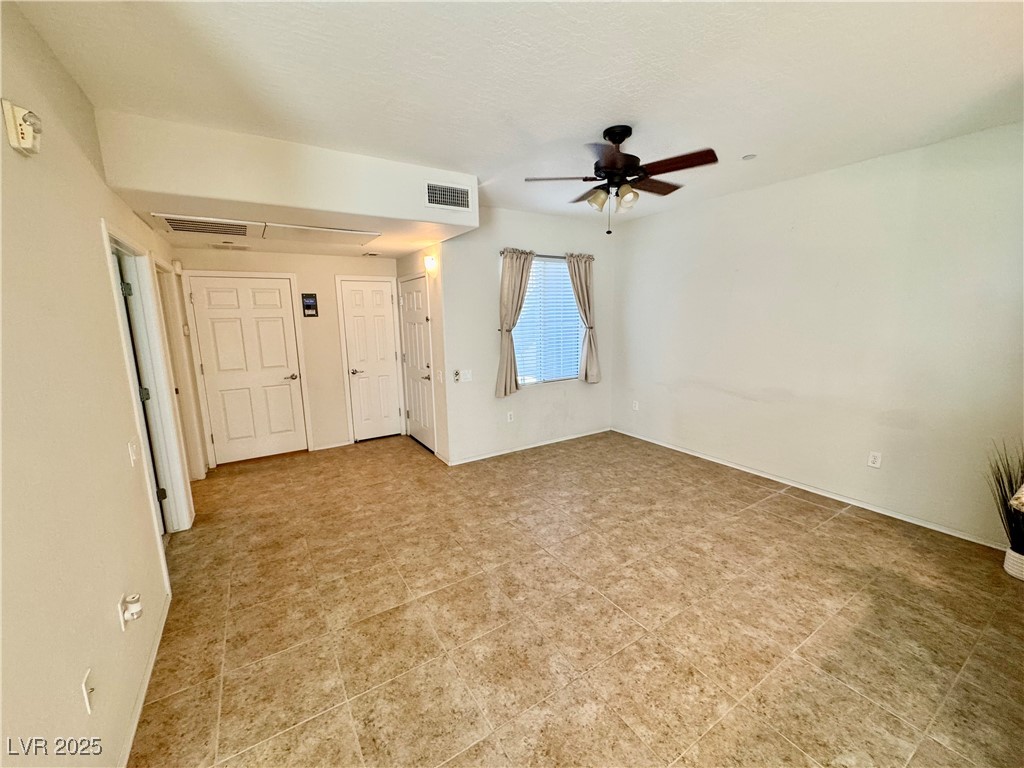 6868 Sky Pointe Drive 1033