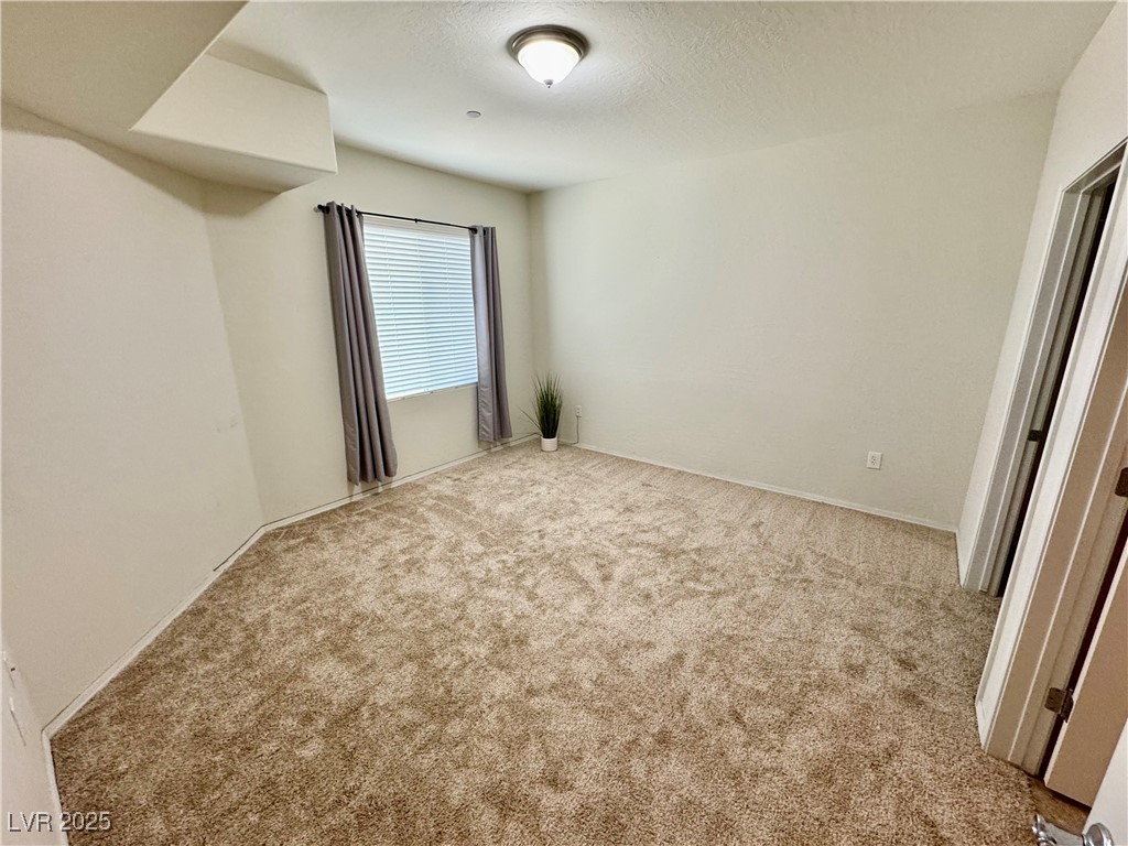 6868 Sky Pointe Drive 1033