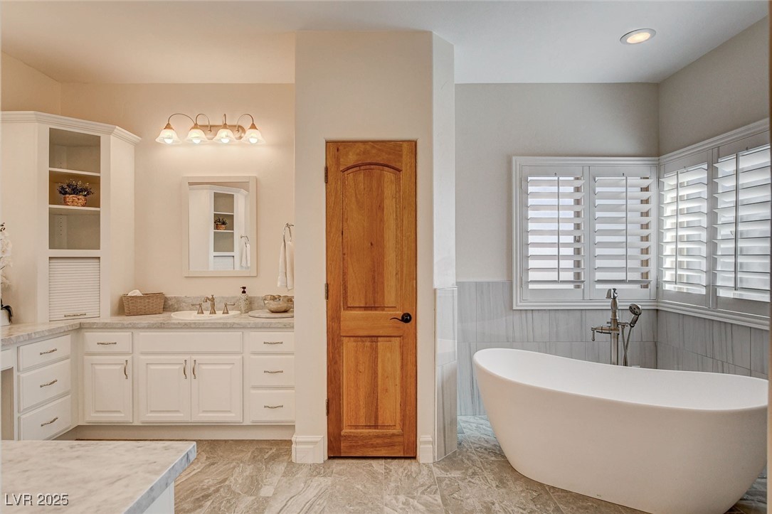 1182 Thomas Bay Circle