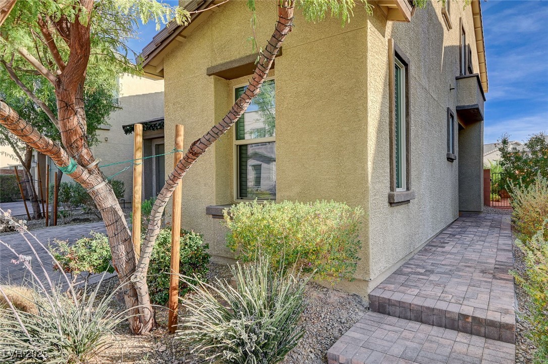 5958 Smith Valley Road