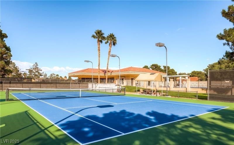 7201 Mission Hills Drive