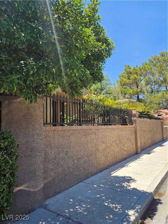 7201 Mission Hills Drive