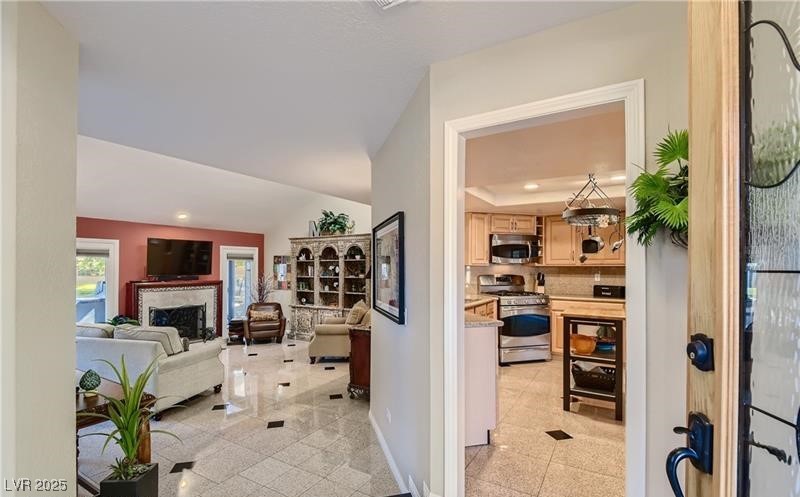 7201 Mission Hills Drive