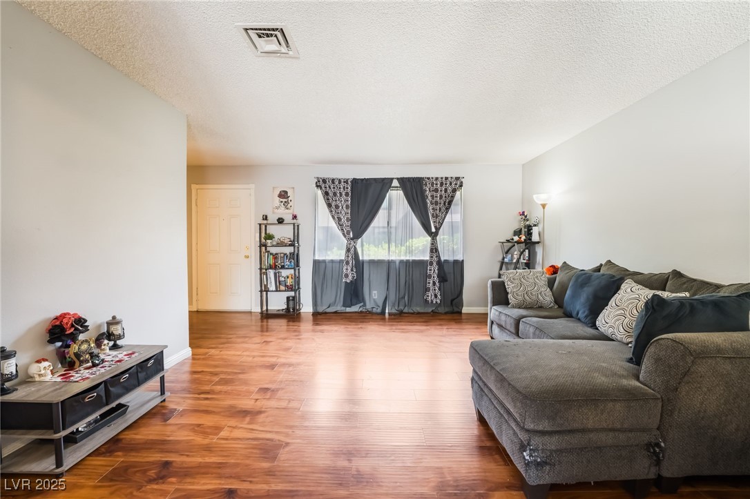 6135 Meadowgrass Lane