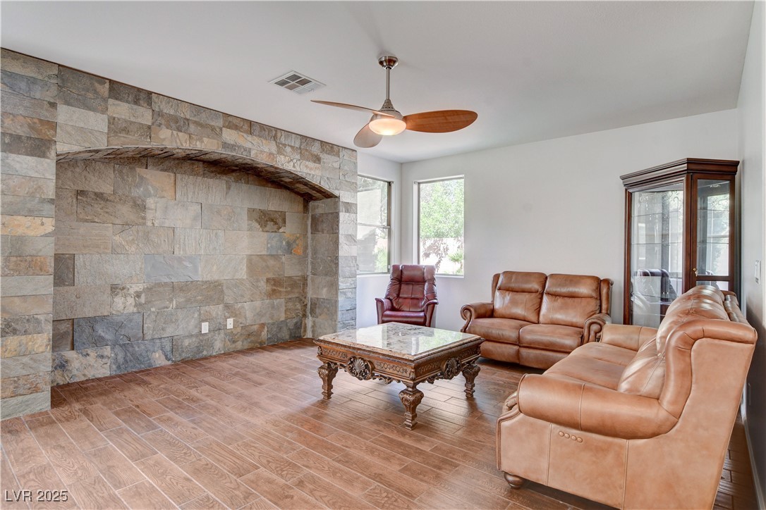 11197 Piazzale Street