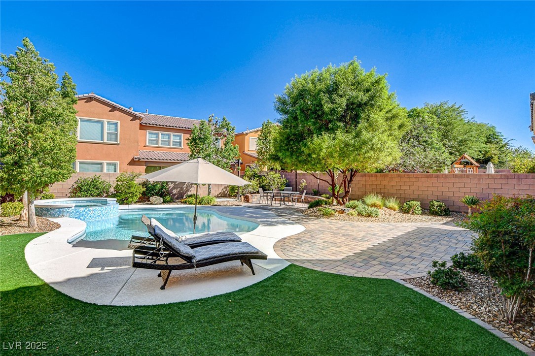 2540 Sable Ridge Street