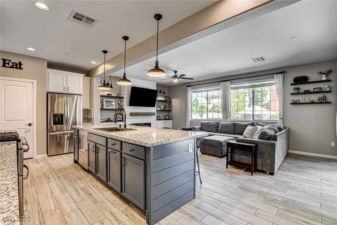 2540 Sable Ridge Street