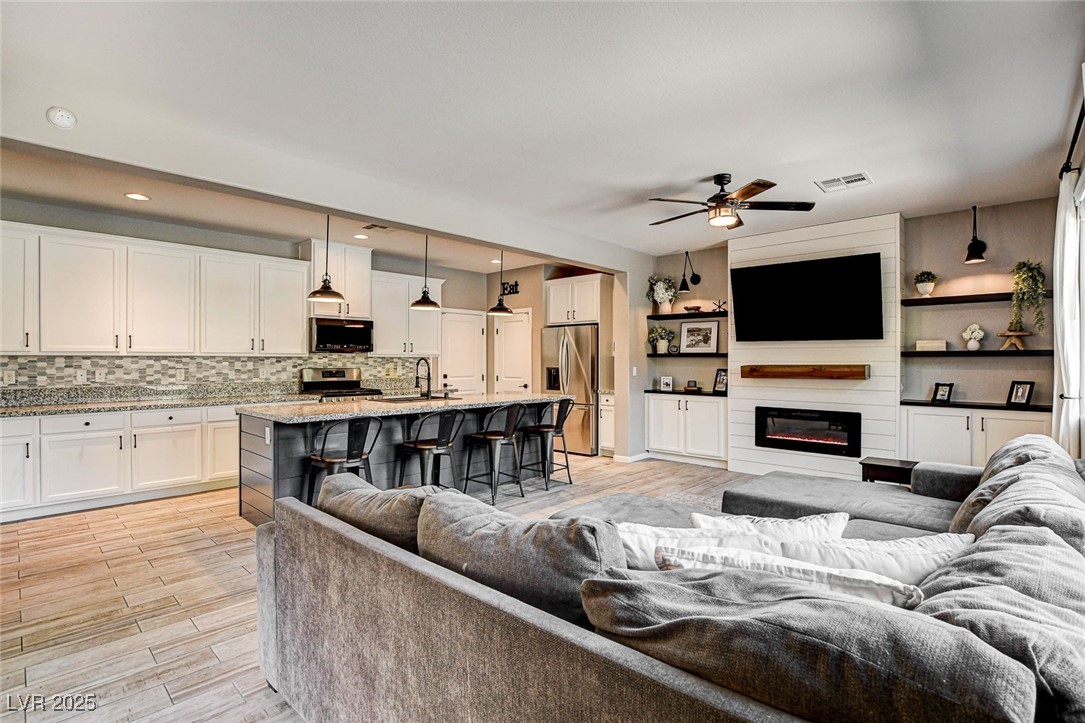 2540 Sable Ridge Street