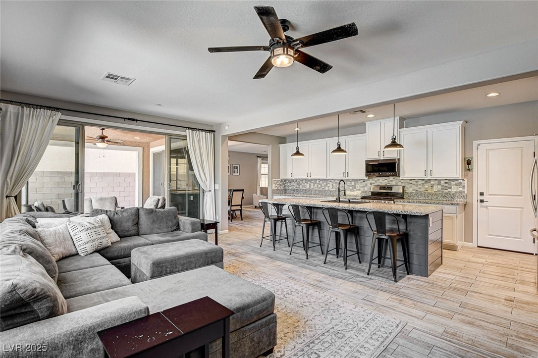 2540 Sable Ridge Street