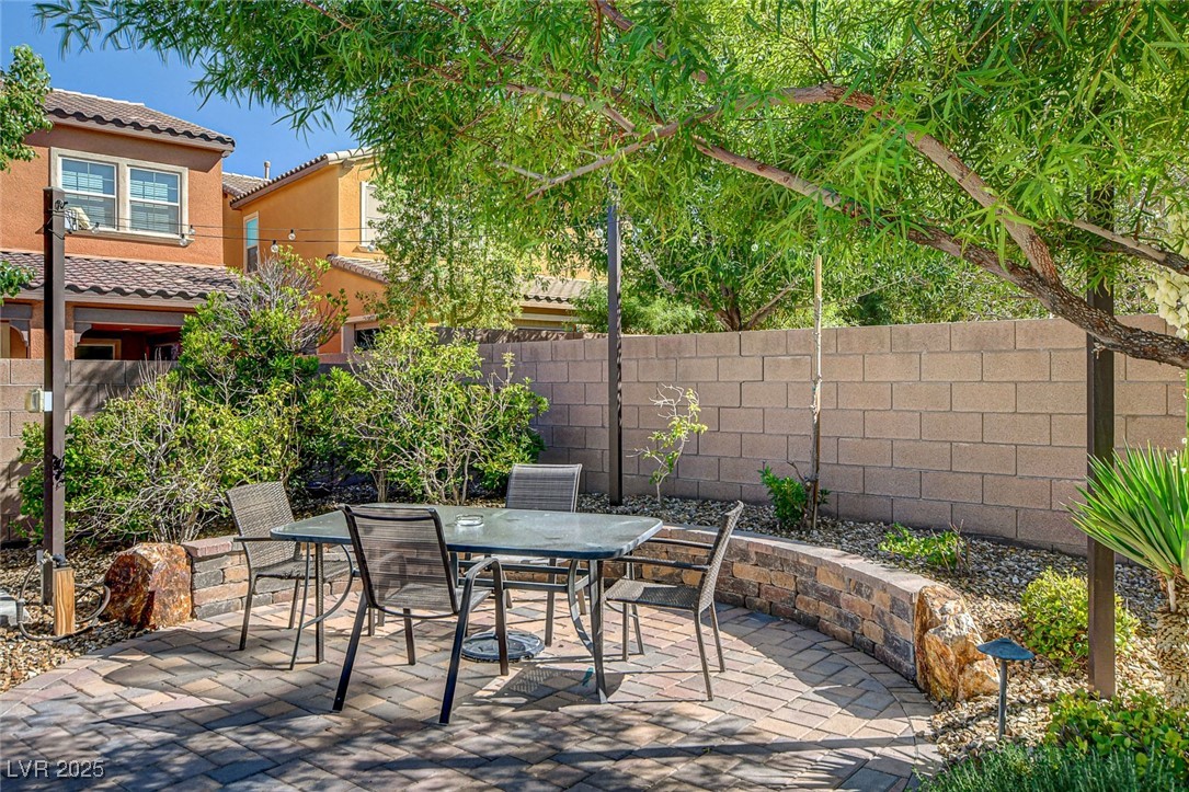 2540 Sable Ridge Street