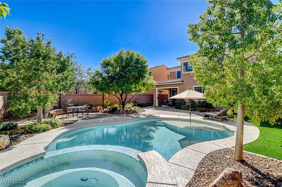 2540 Sable Ridge Street