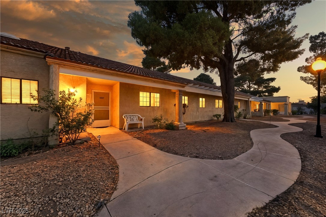 2851 South Valley View Boulevard 1039