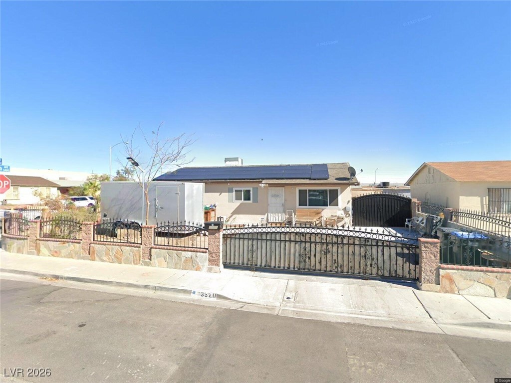 3520 Nipper Street