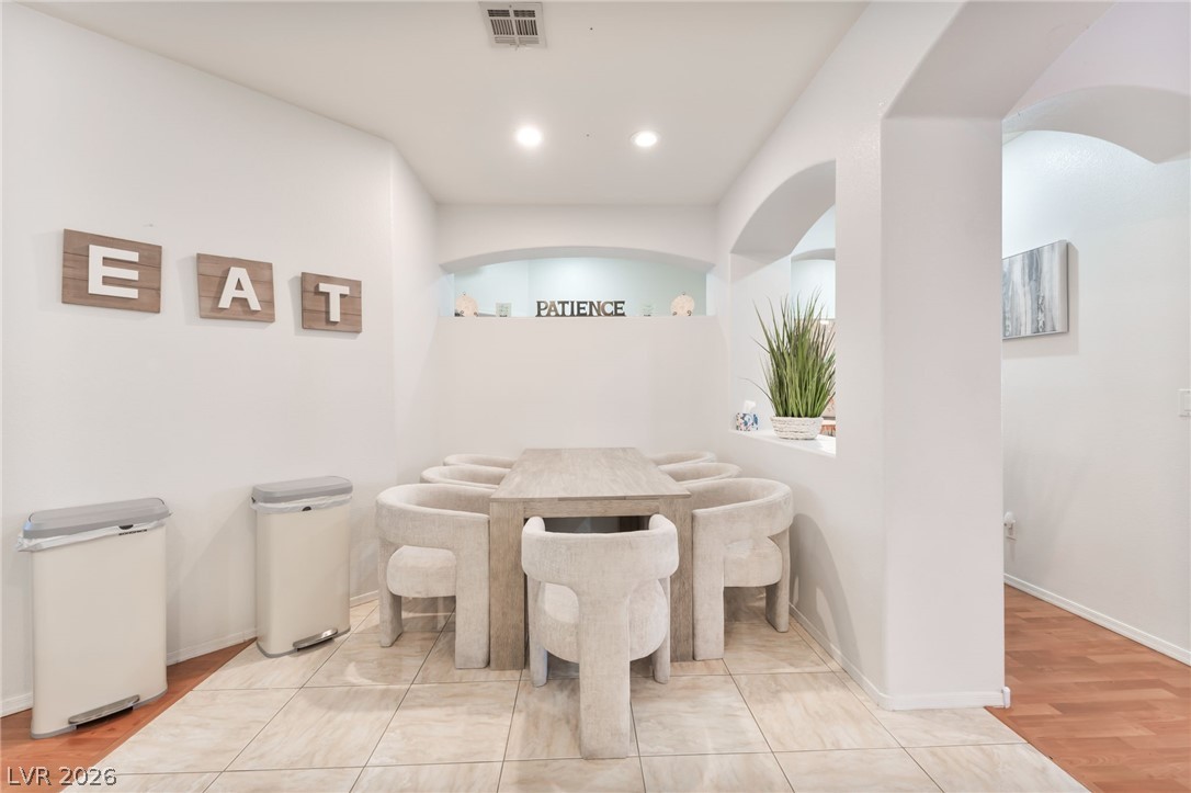 5949 Pavilion Lakes Avenue