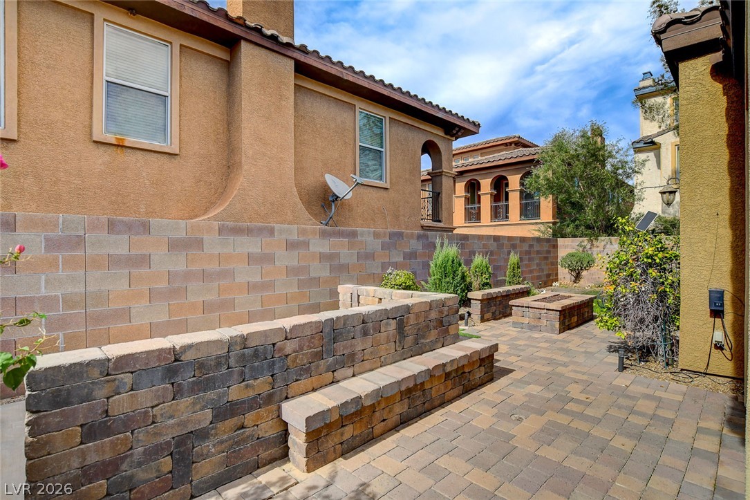 542 Via Ripagrande Avenue