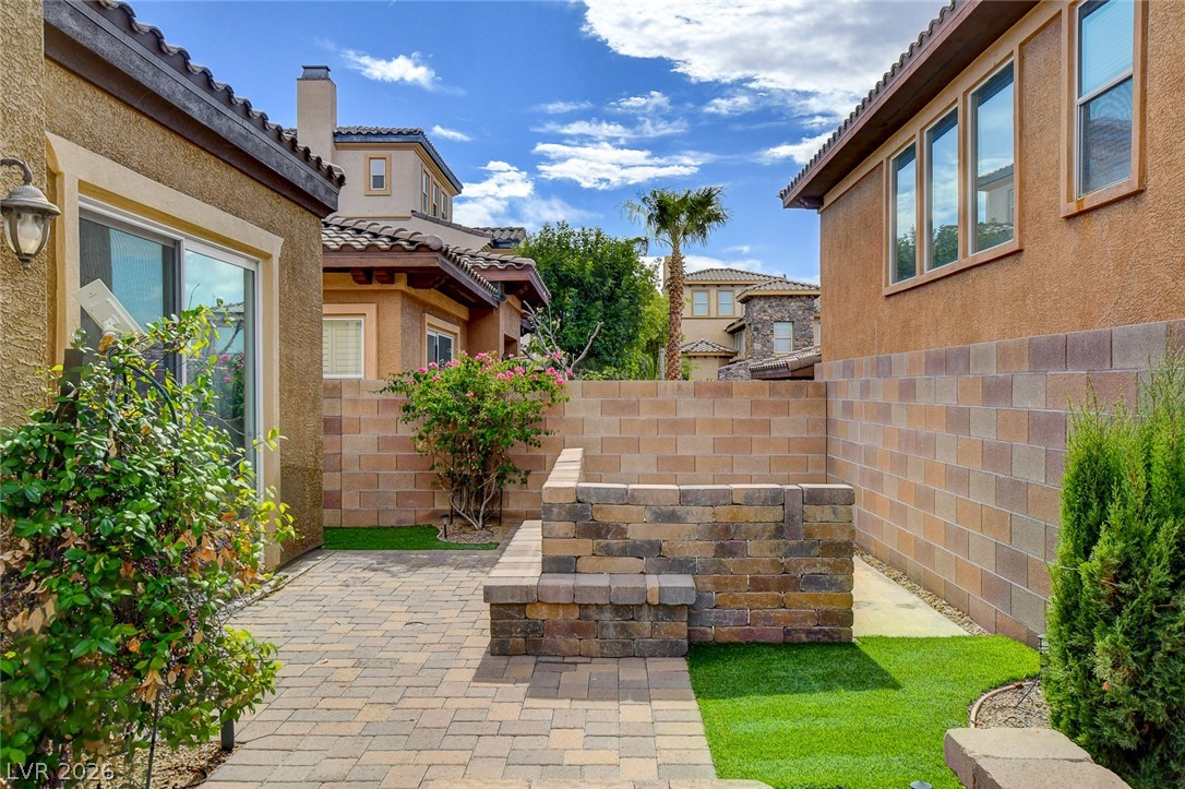 542 Via Ripagrande Avenue