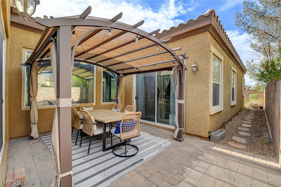 542 Via Ripagrande Avenue