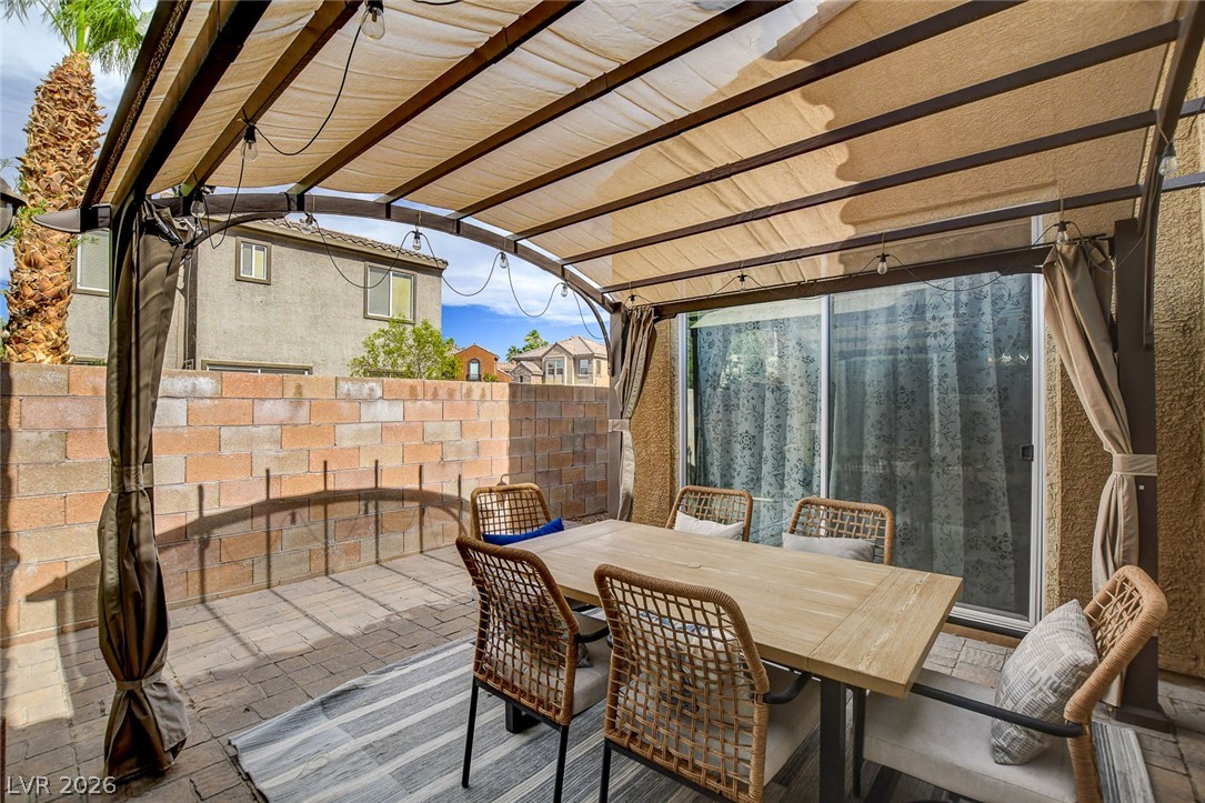 542 Via Ripagrande Avenue