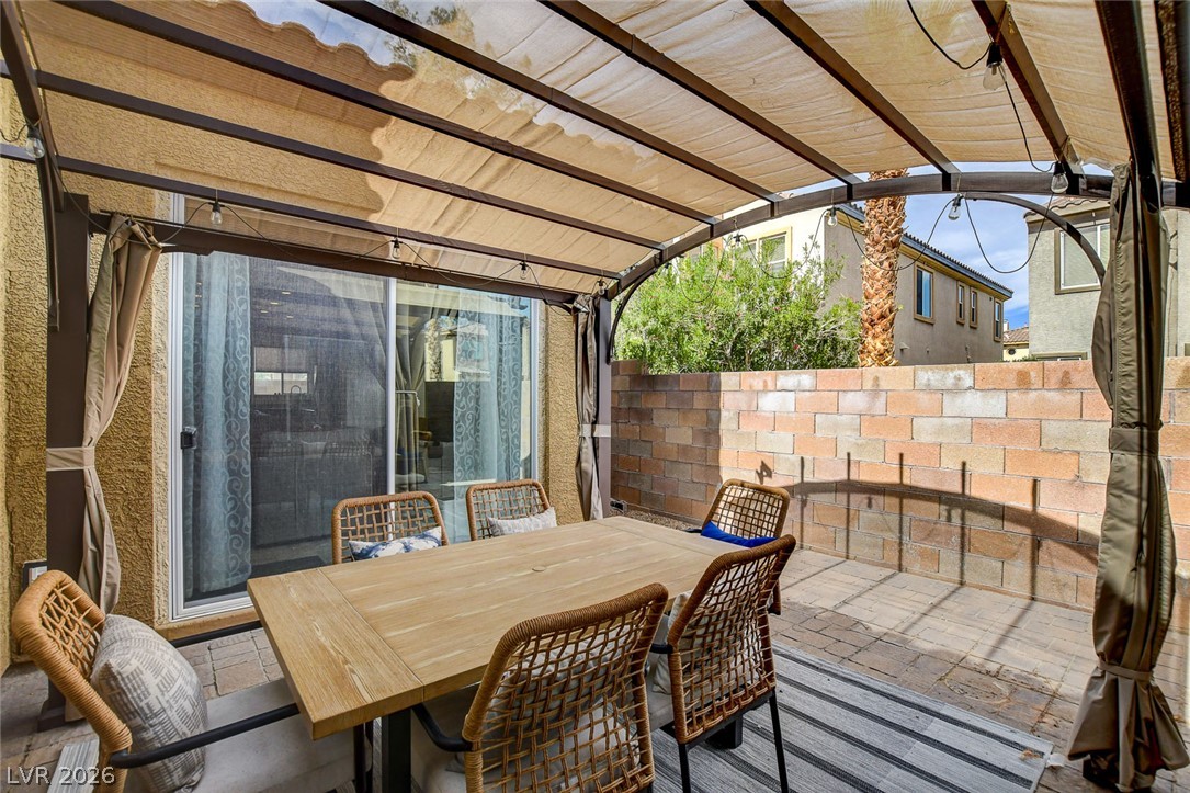 542 Via Ripagrande Avenue