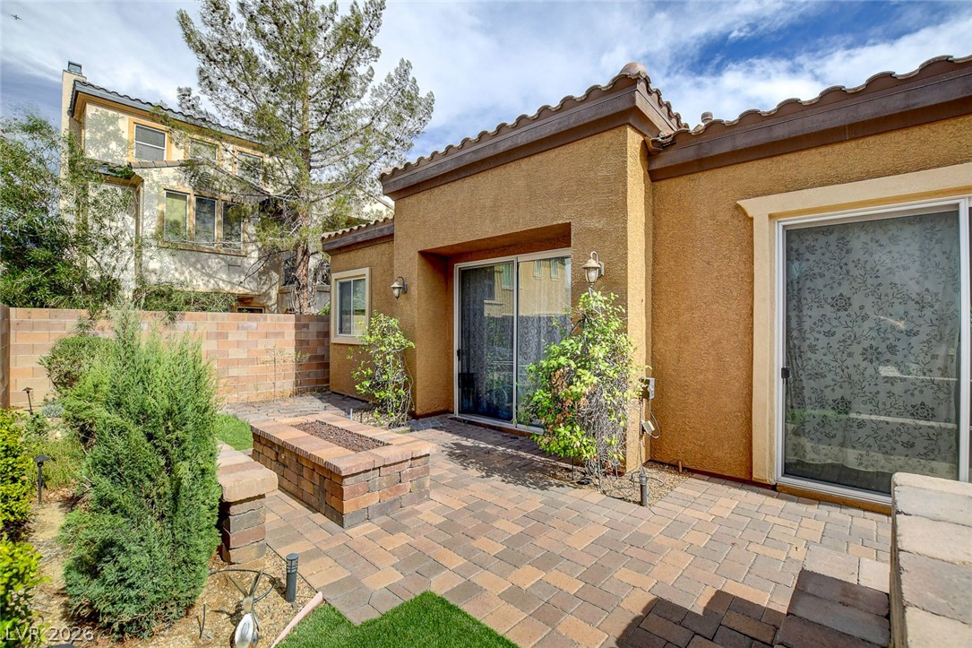 542 Via Ripagrande Avenue
