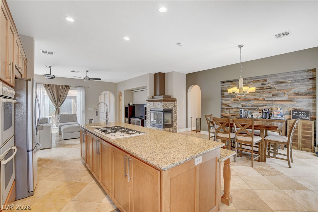 542 Via Ripagrande Avenue