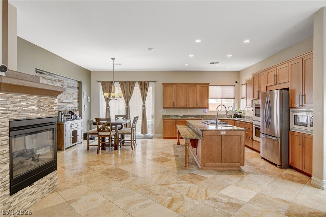 542 Via Ripagrande Avenue