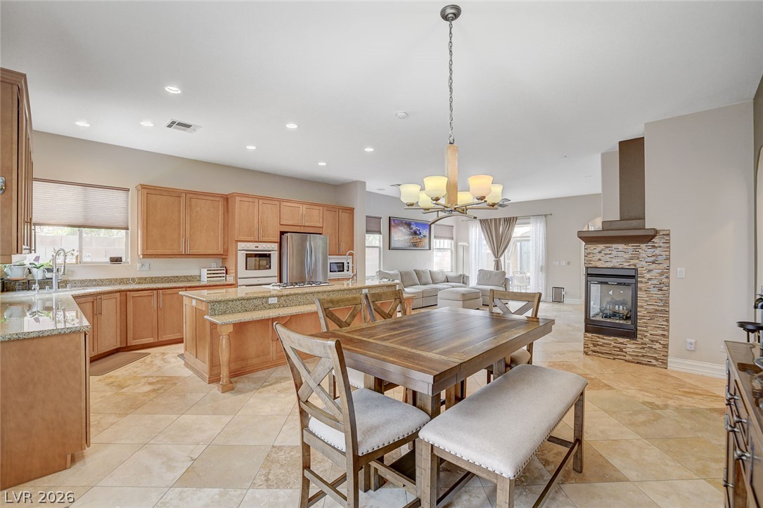 542 Via Ripagrande Avenue