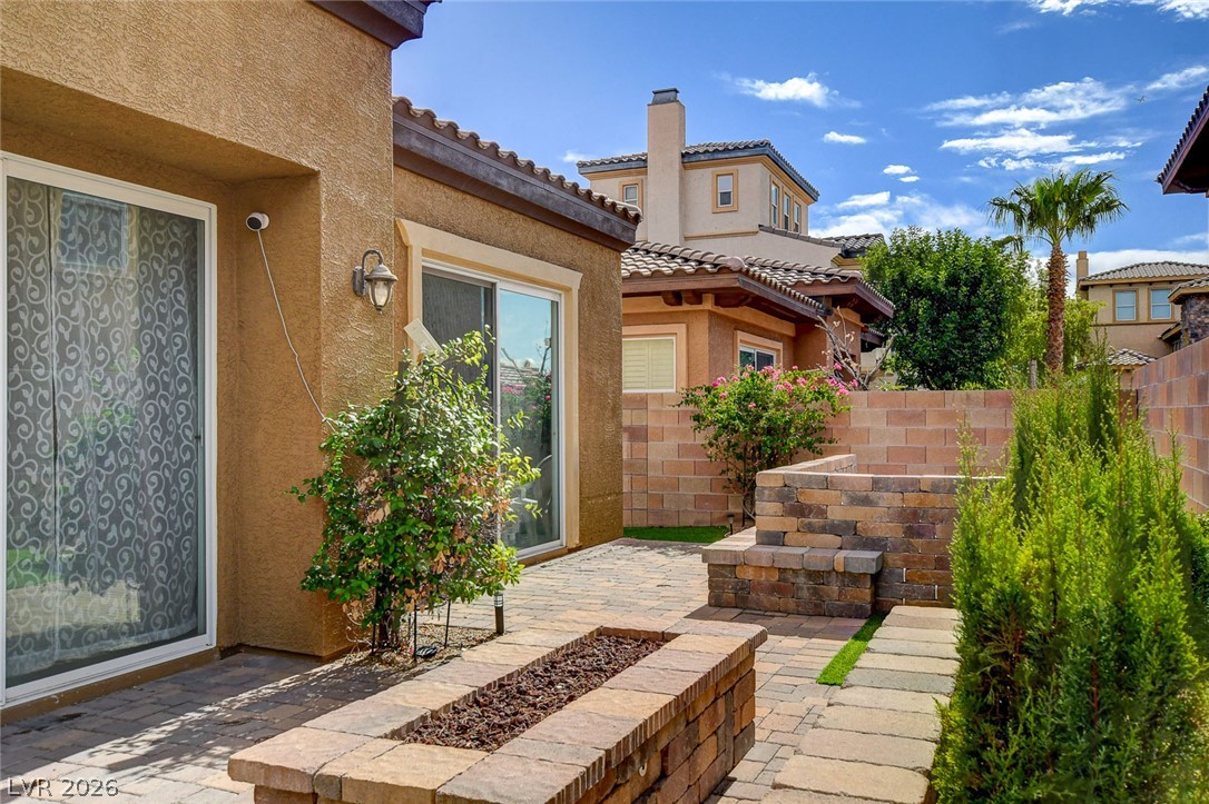542 Via Ripagrande Avenue
