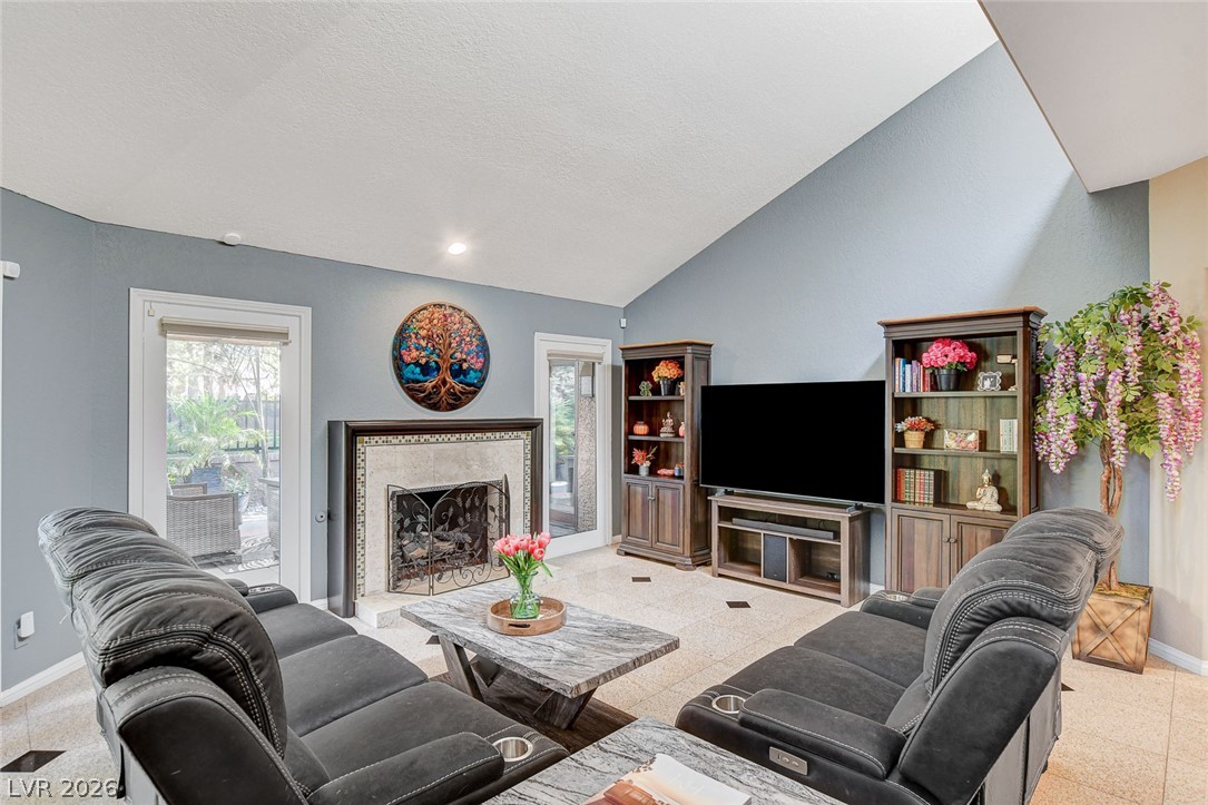 7201 Mission Hills Drive