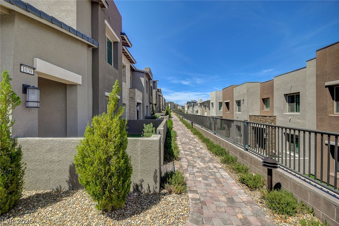 600 North Carriage Hill Drive 1039