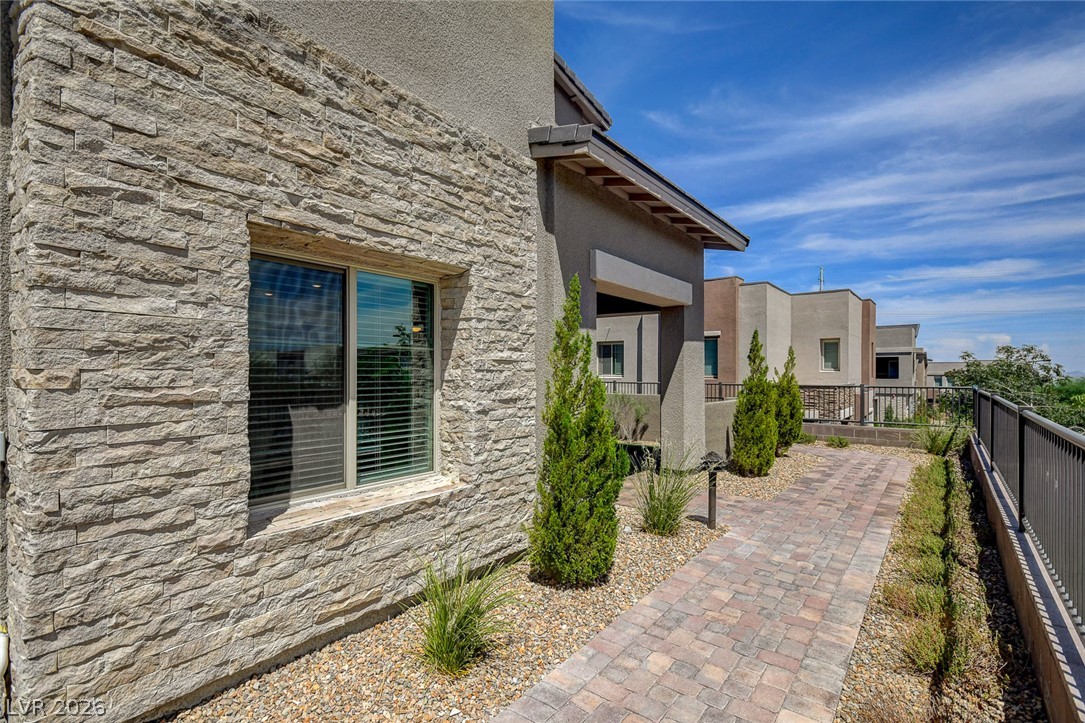 600 North Carriage Hill Drive 1039
