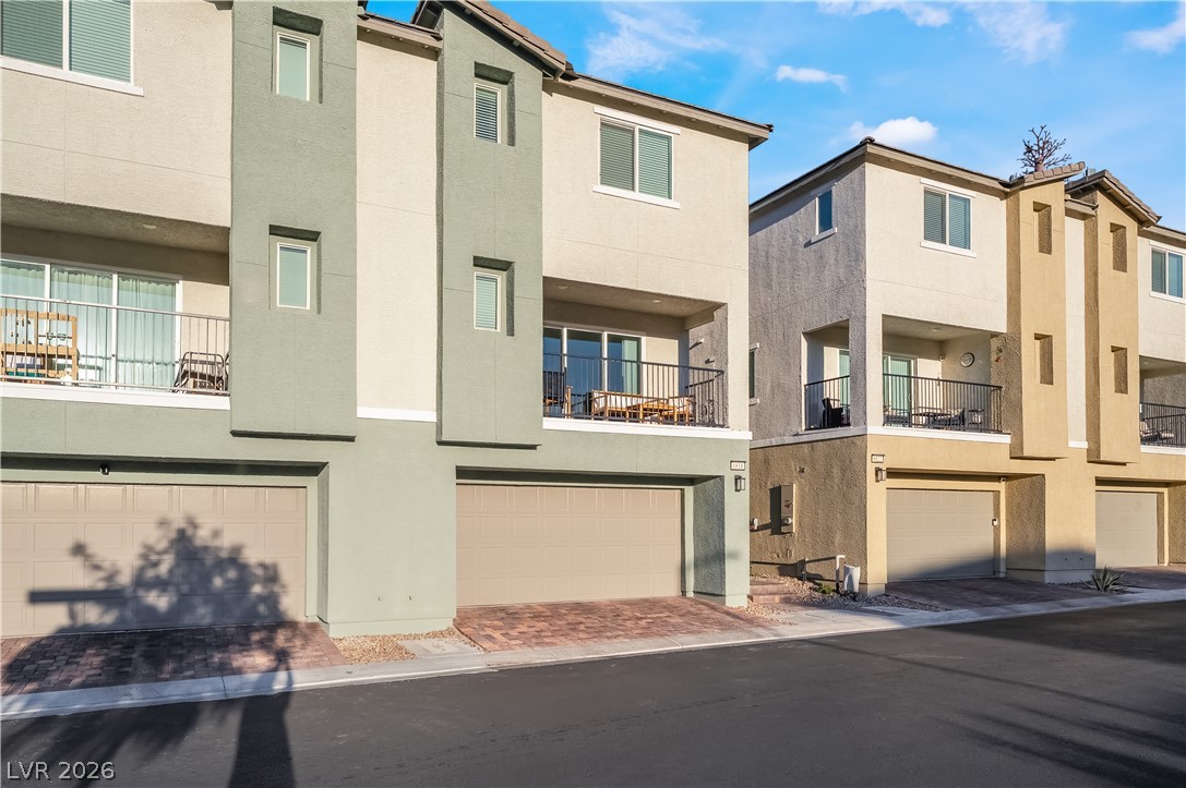 6818 Truffle Gray Street