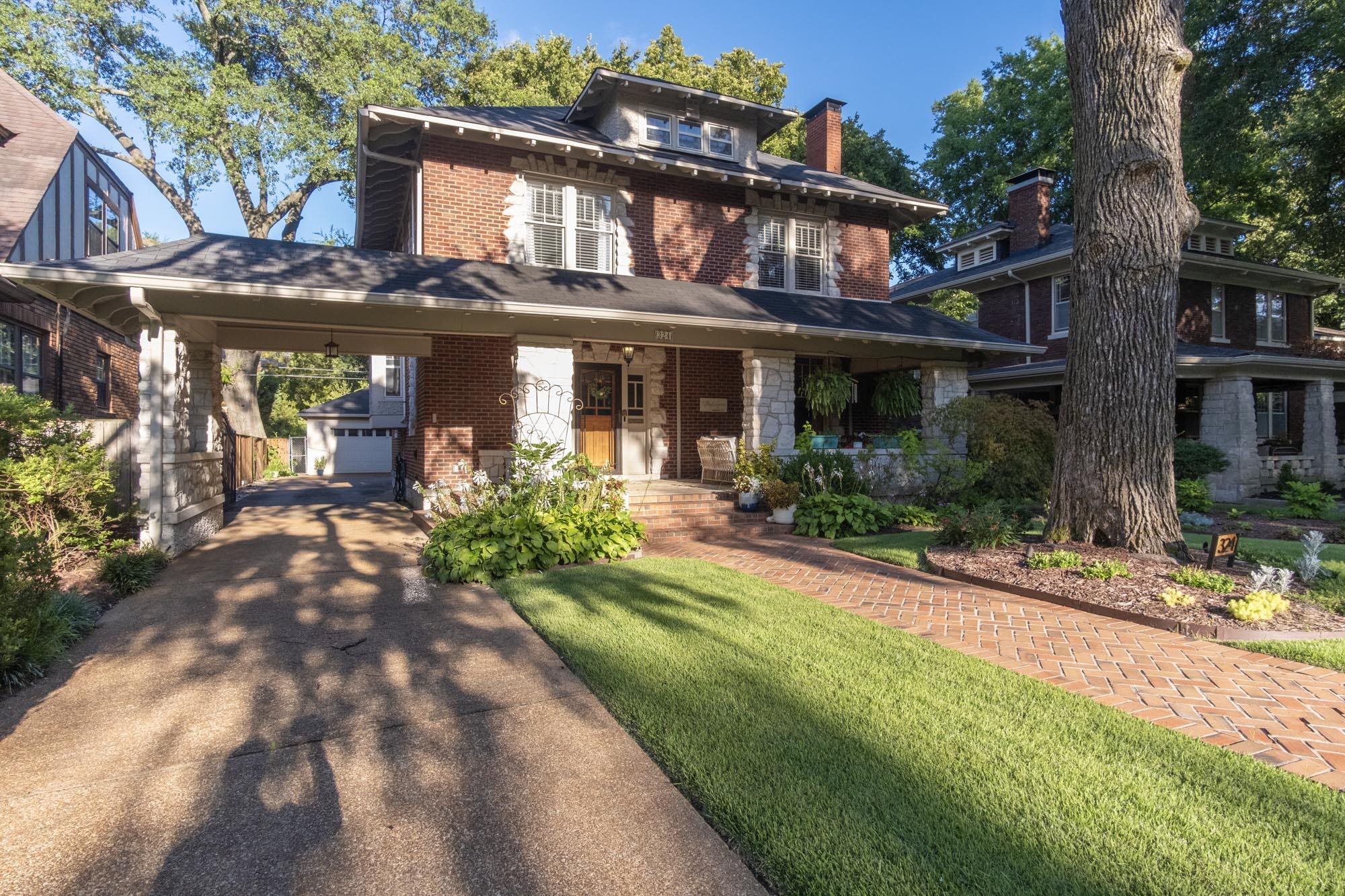 324 BUENA VISTA PL
