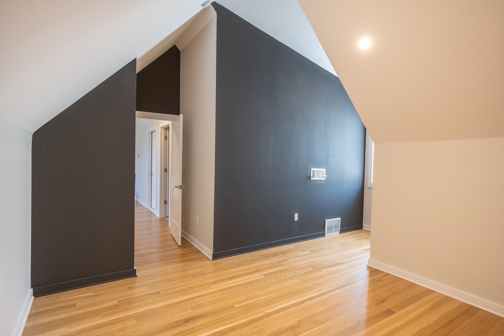 2119 JEFFERSON AVE