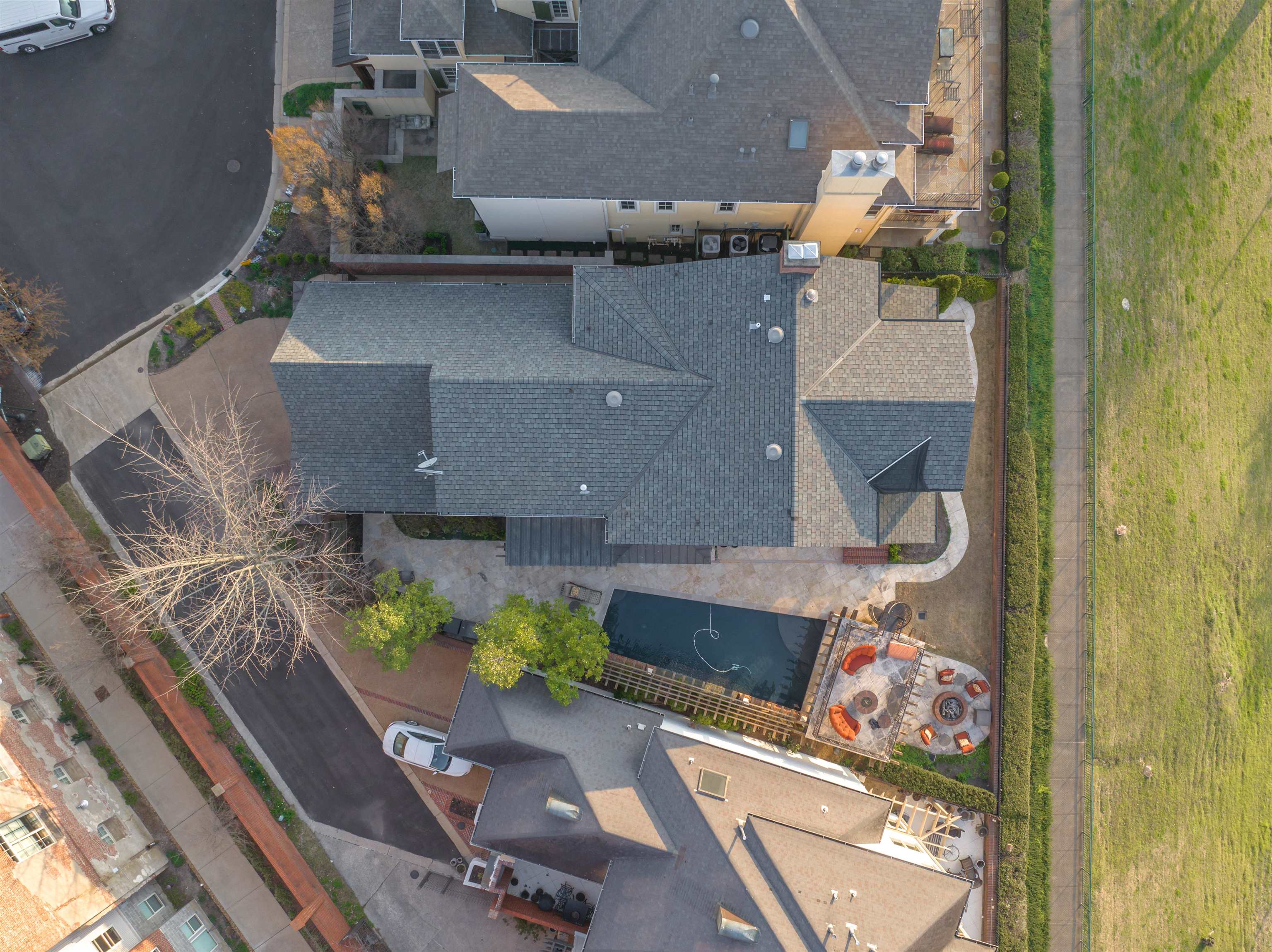467 MONTEIGNE BLVD