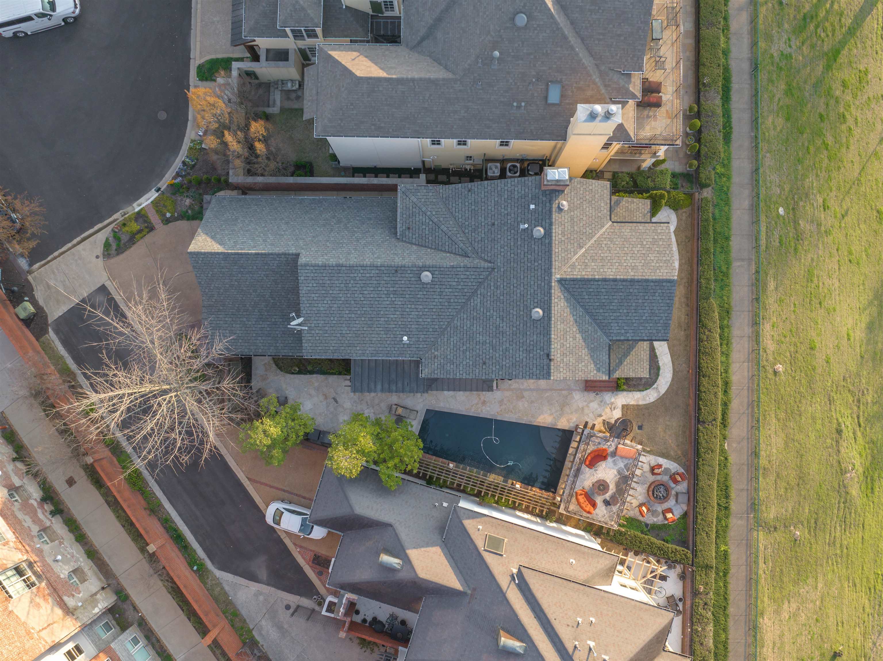 467 MONTEIGNE BLVD