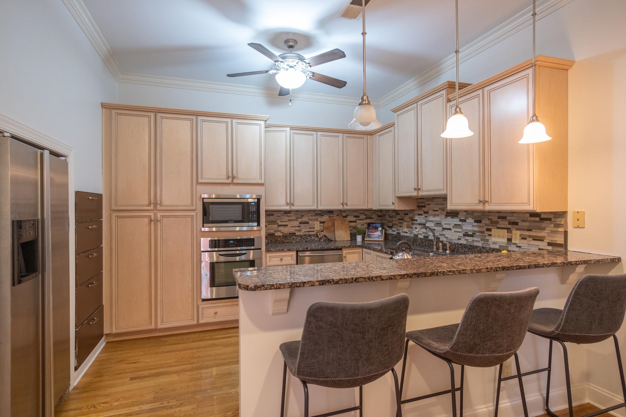 556 RIENZI DR