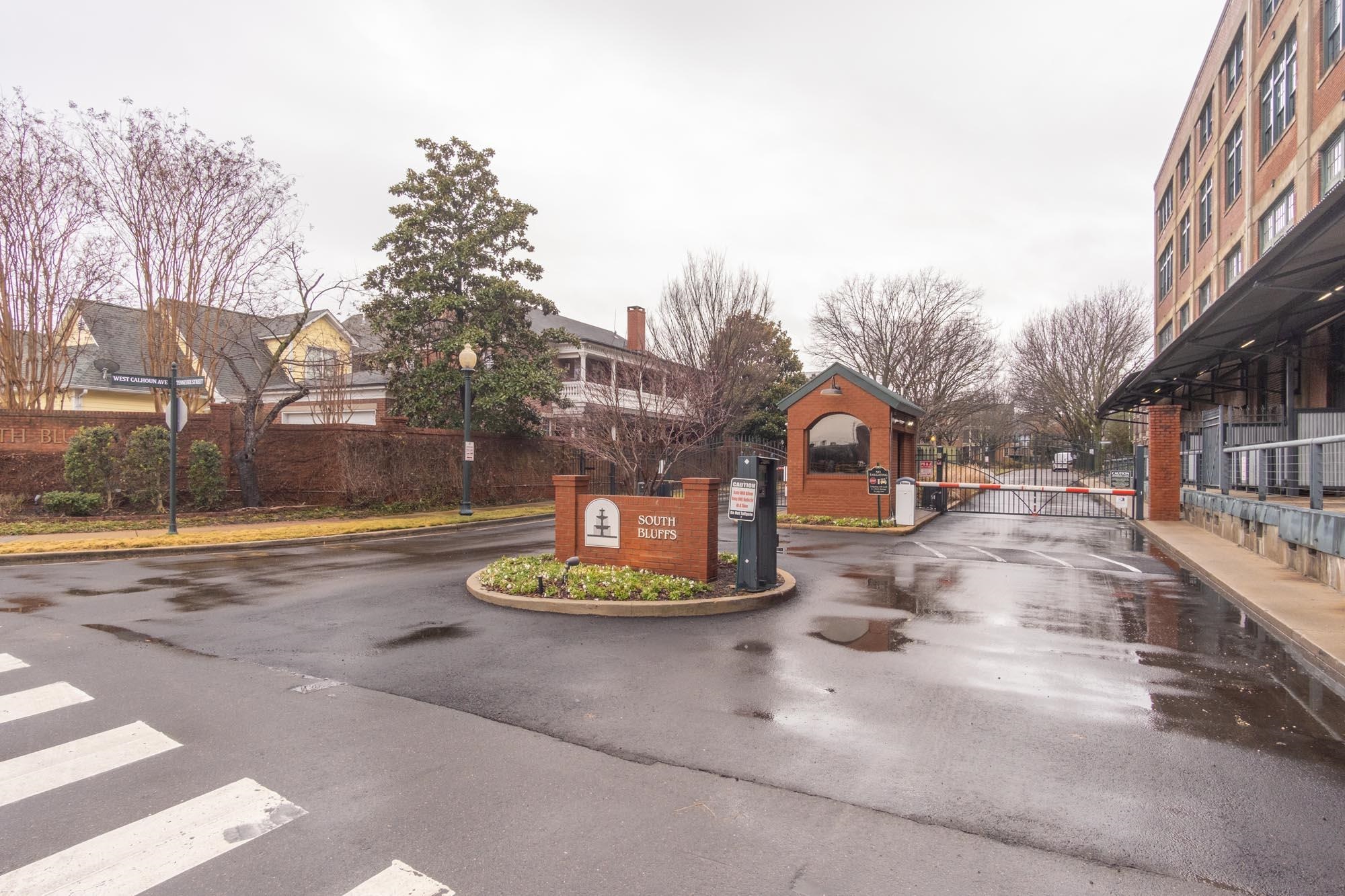 556 RIENZI DR