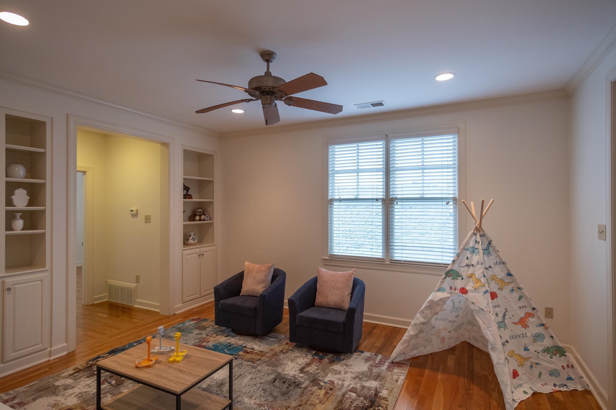 556 RIENZI DR