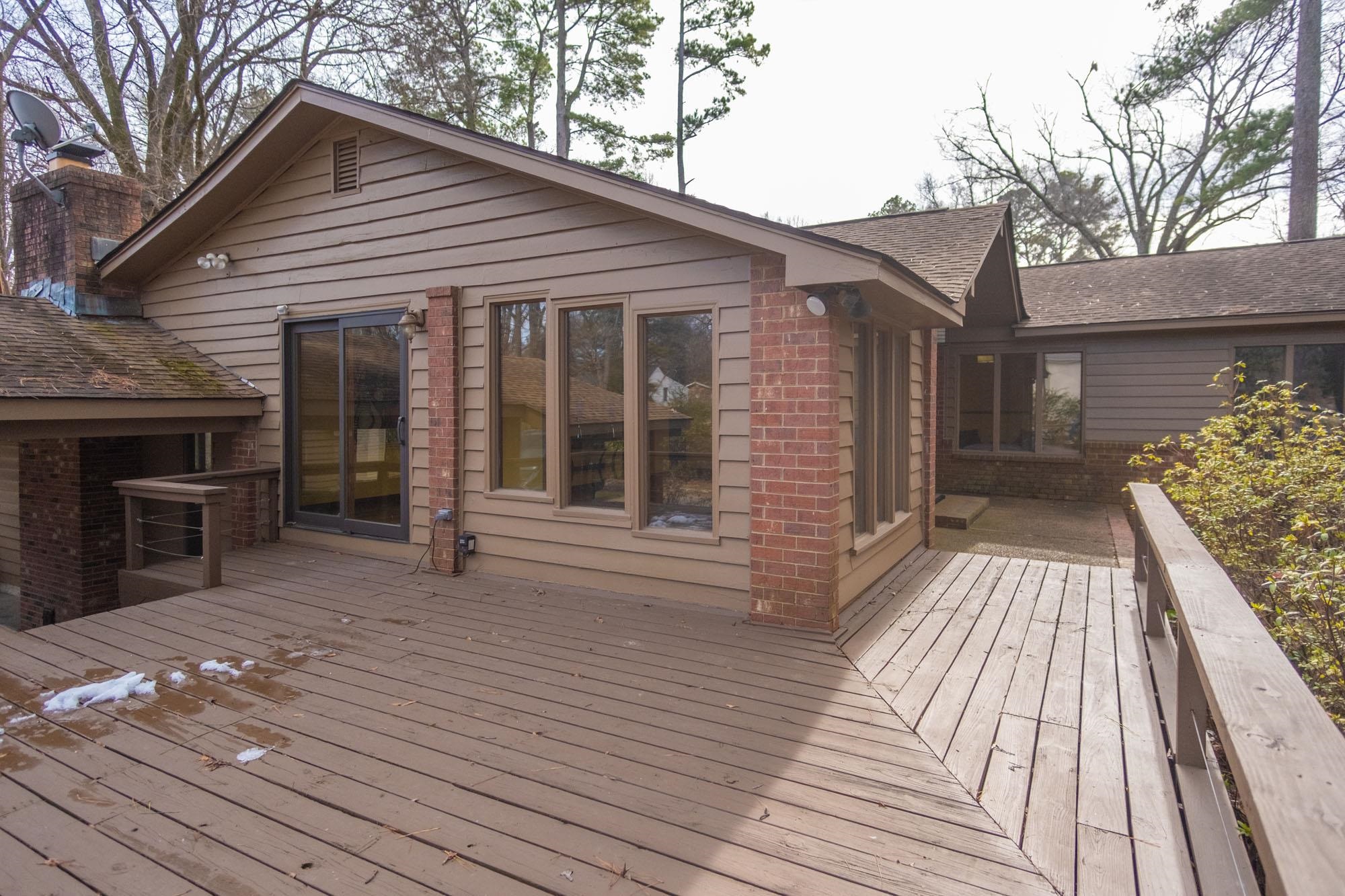 598 VALLEYBROOK DR