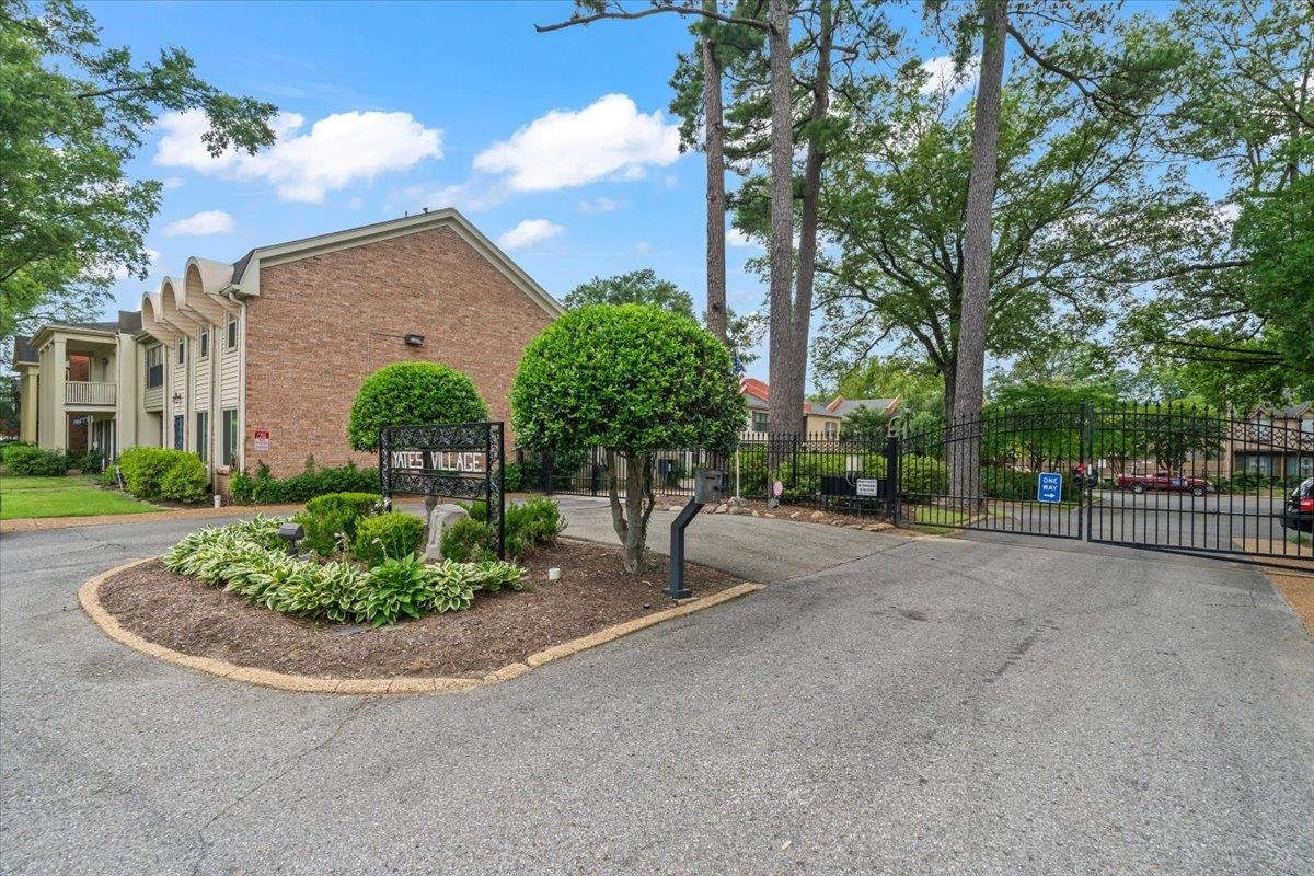 875 S YATES RD Unit: 4