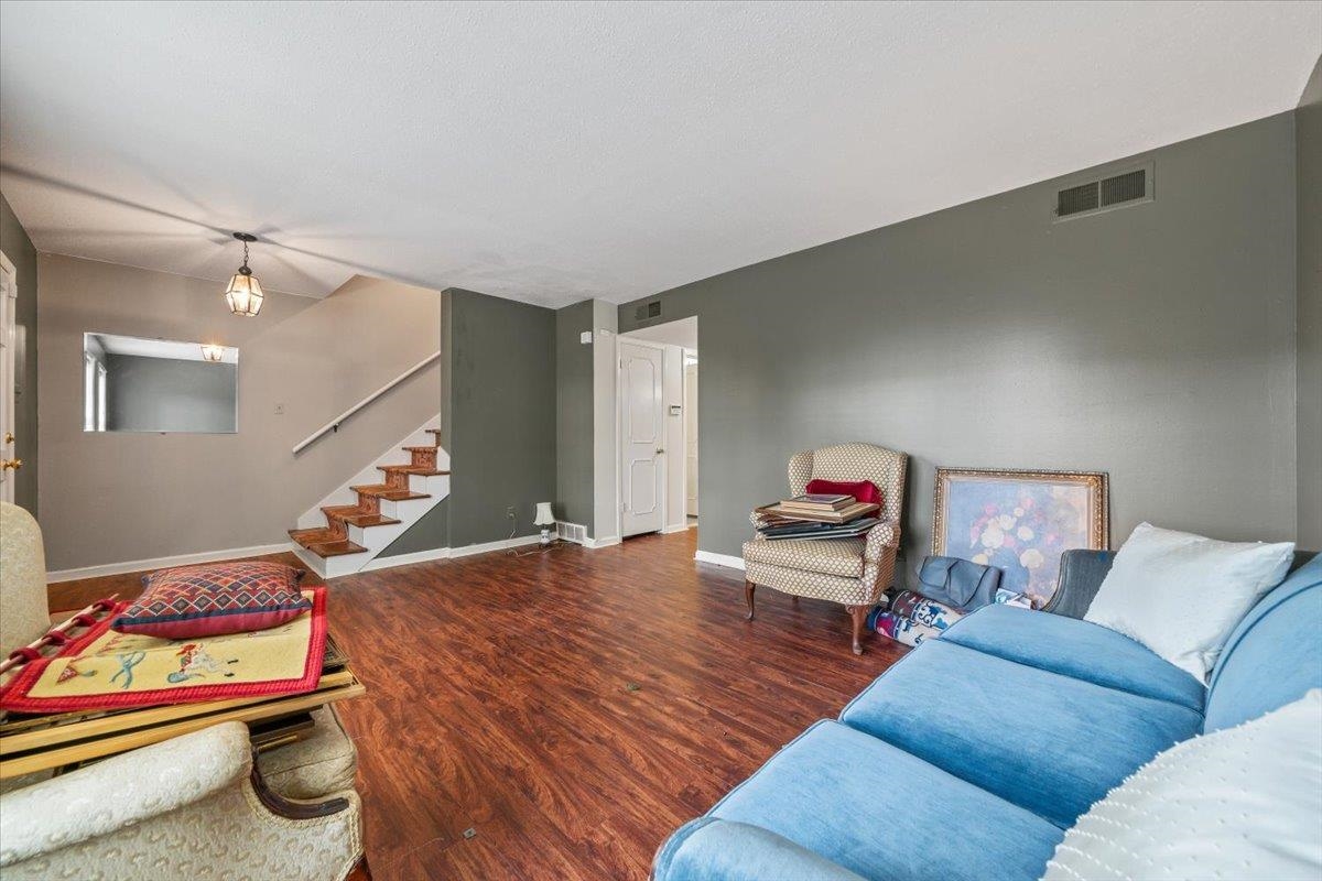 875 S YATES RD Unit: 4