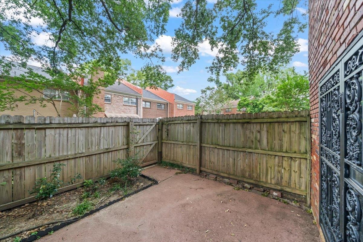 875 S YATES RD Unit: 4