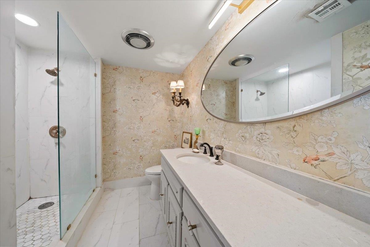 475 N HIGHLAND AVE Unit: 12A B