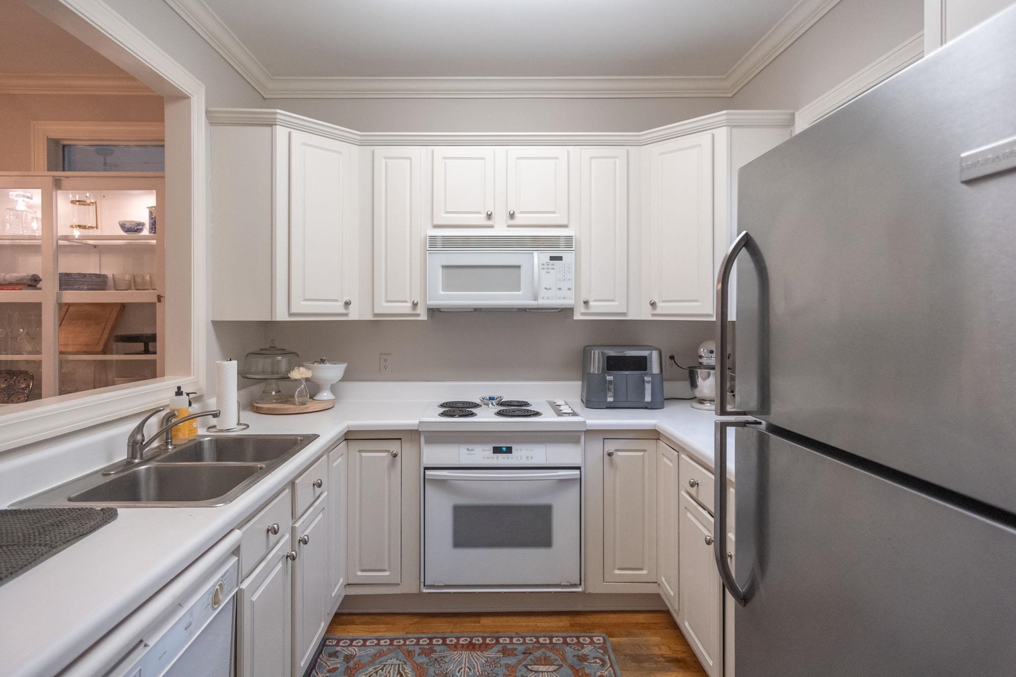 525 RIENZI DR