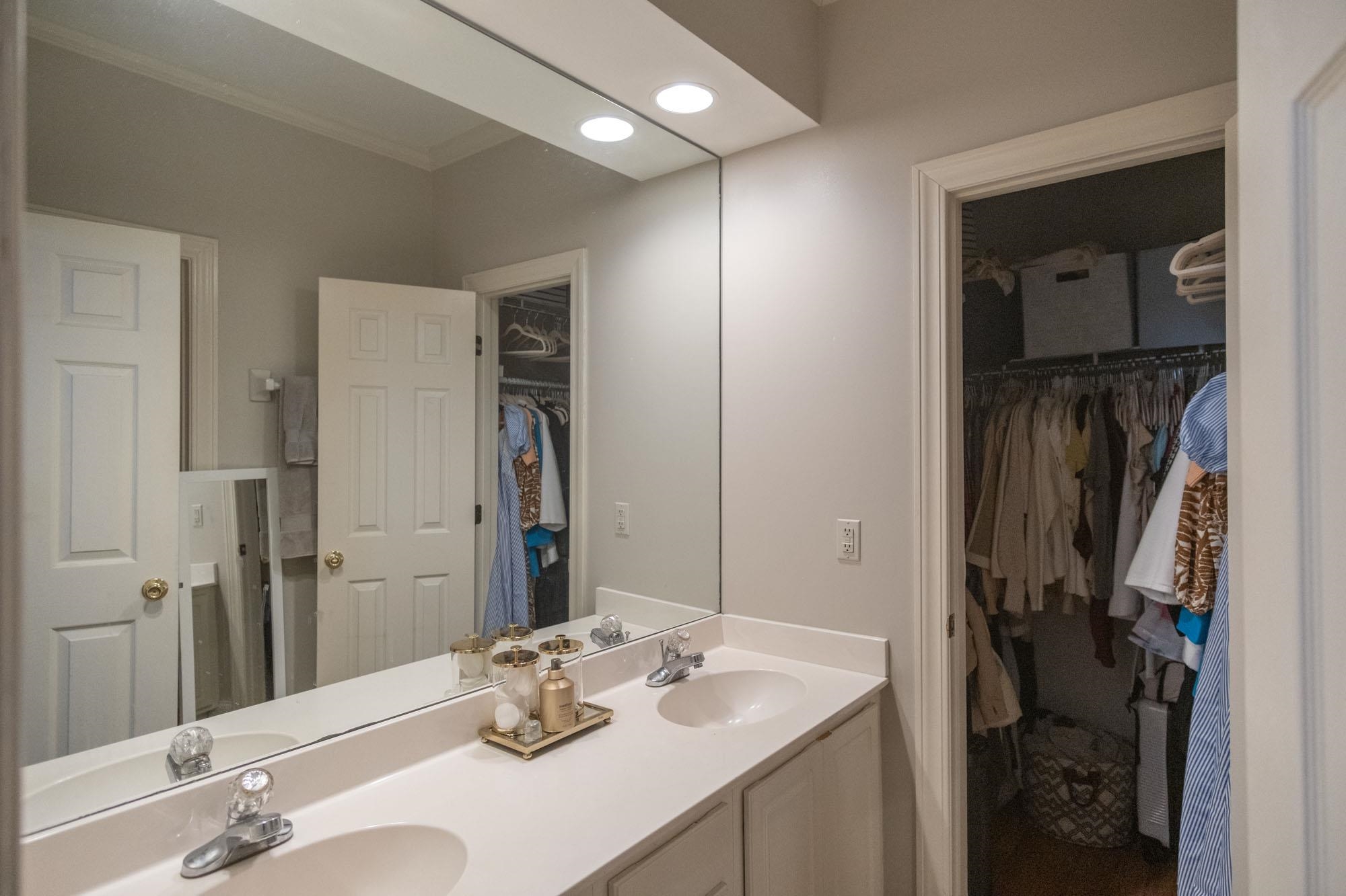 525 RIENZI DR
