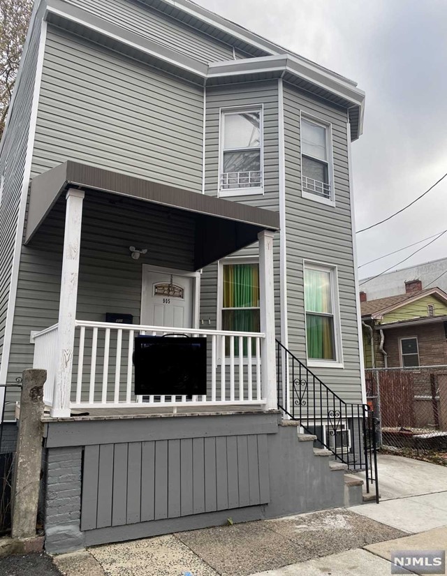 905 East 23rd Street