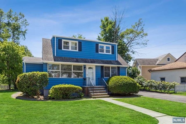 212 Loughlin Place